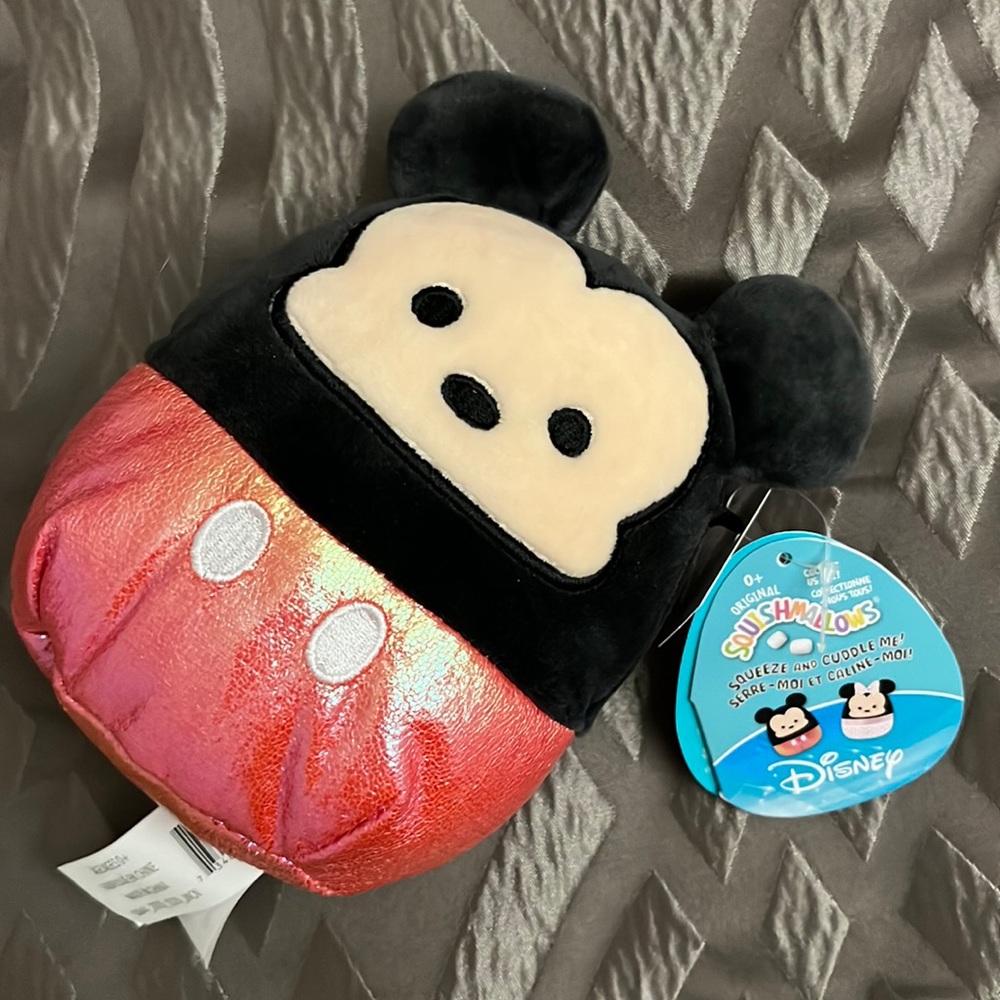 Disney Squishmallows shiny Mickey Mouse size 7 inches